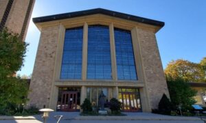 Minneapolis Church Fatal Shooting: Two Killed, 20 Injured as Armed Suspect Opens Fire During Morning Service; Massive Manhunt Underway